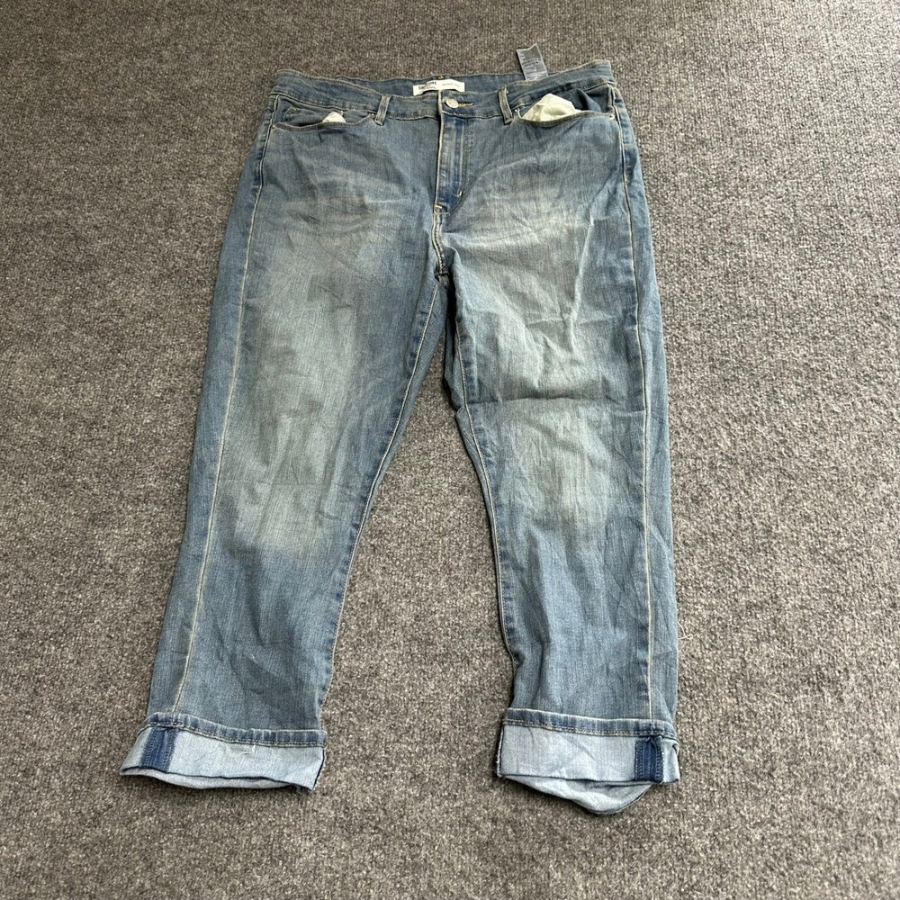 Signature Levi Strauss Capri Womens Size 14 Blue Mid-Rise Stretch Denim Casual